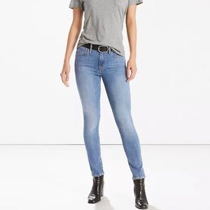 Levi's 721 High Rise Skinny Jeans